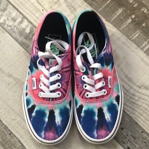 Vans tie-dye shoes, never warn